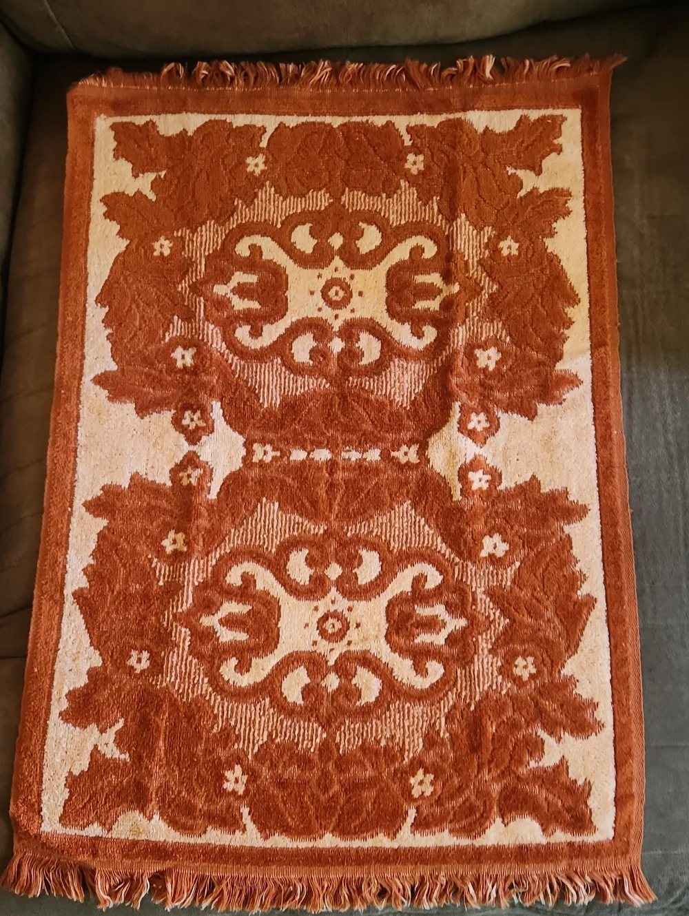 2 Vtg Tastemaker Orange Peach Sculpted Reversible Floral Hand Towels